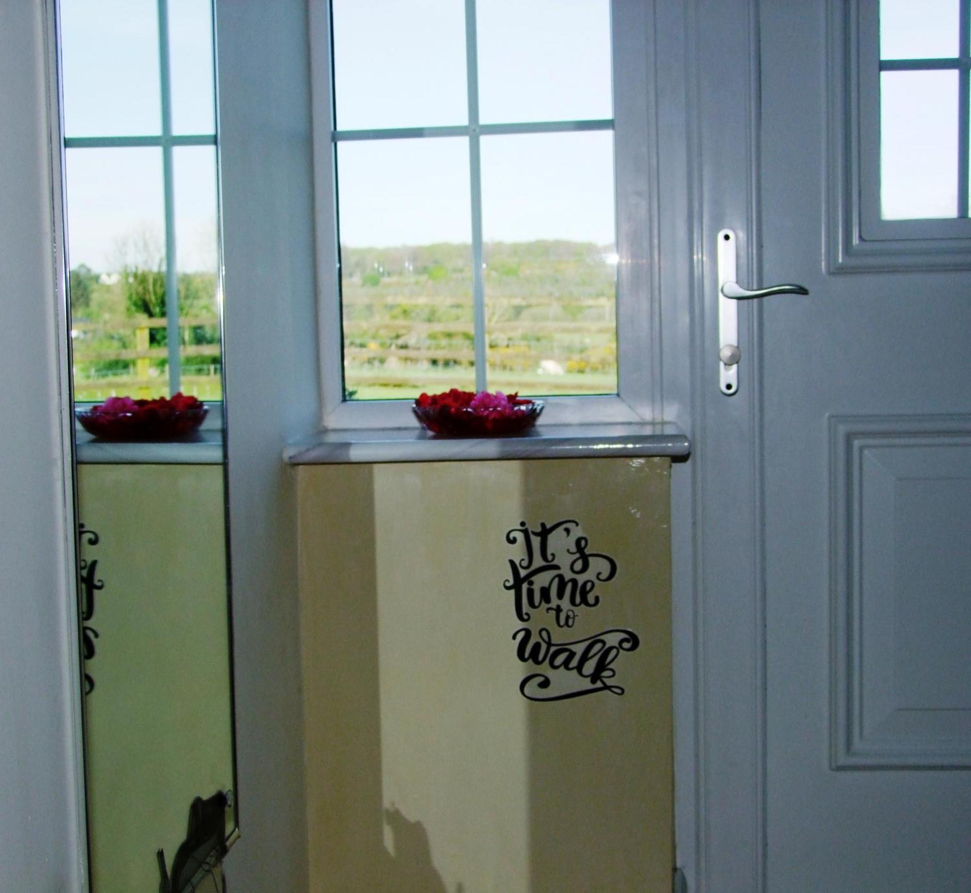 Glendalough Scenery Farmhouse Roundwood Esterno foto